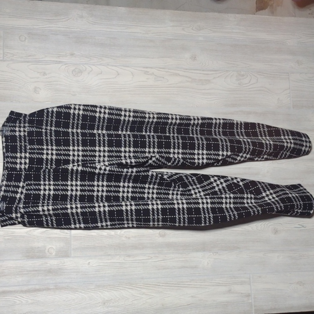 High Waisted B&W Plaid Pants - Picture 9 of 13